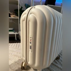 ARTRIPS 20/22 inch luggage.